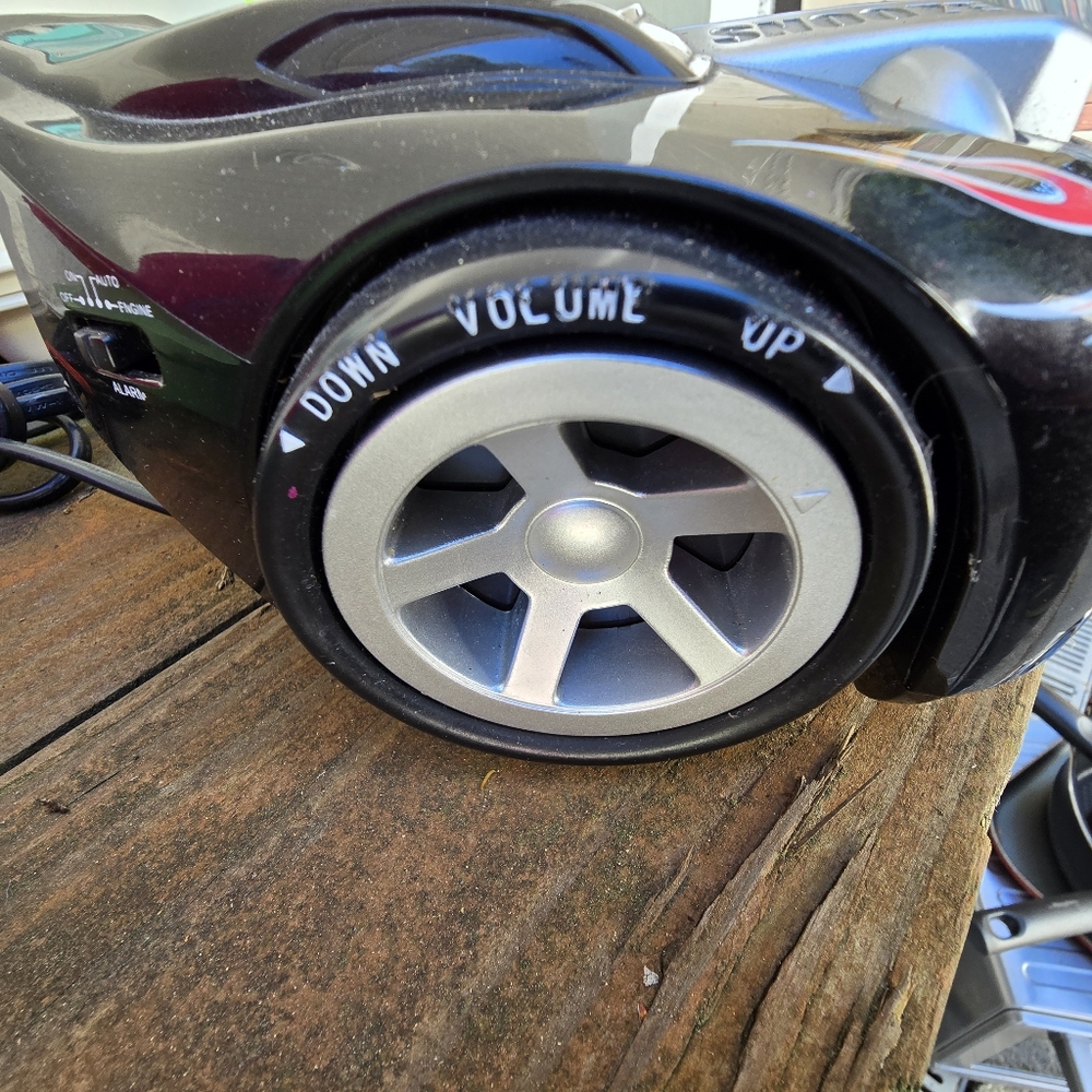 HOT WHEELS CLOCK RADIO - Picture 4 of 4
